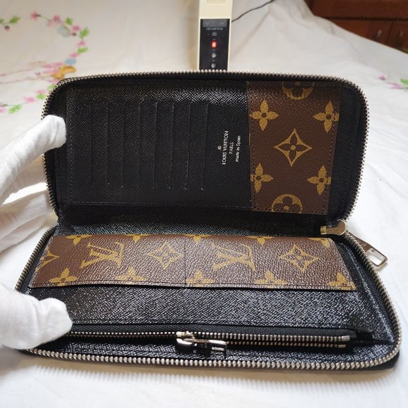 SOLD—AUTHENTIC LOUIS VUITTON Monogram Macassar Vertical Zippy Wallet - Picture 8 of 10